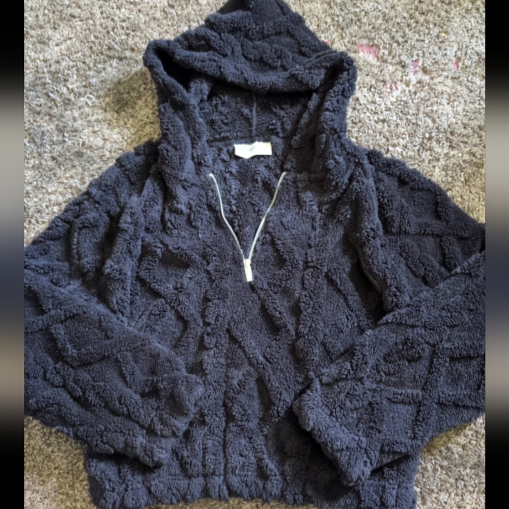 NWOT No Boundaries Fluffy Pull Over